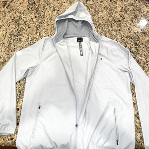 Vuori Outdoor trainer shell size LARGE.